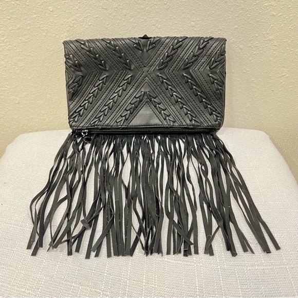 BCBG GENERATION Black Leather Fringe Clutch Bag Magnetic Snap Closure Zipper EUC - Picture 1 of 8